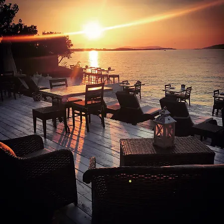 Bed and breakfast Erythros Butik
