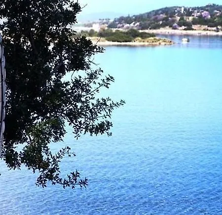 Erythros Butik * Cesme